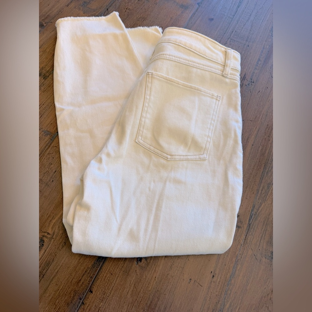 Sincerely Jules cream color distressed woman’s jeans Sz 5/27 Excellent cond.